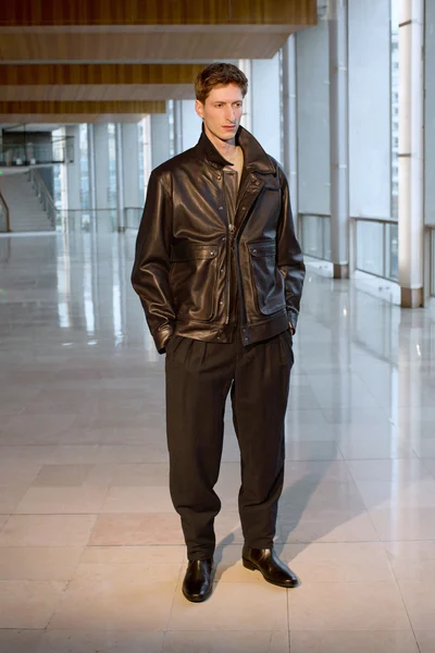 Look 8